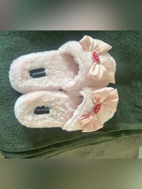 Joe Boxer Light Pink Fuzzy Slide Slippers with Satin Bows